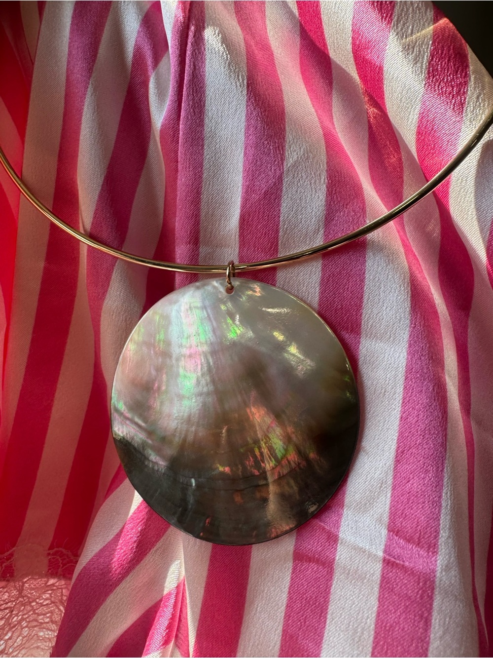 Vintage Iridescent Black Lip Mother of Pearl Disc Collar Choker Necklace 🐚